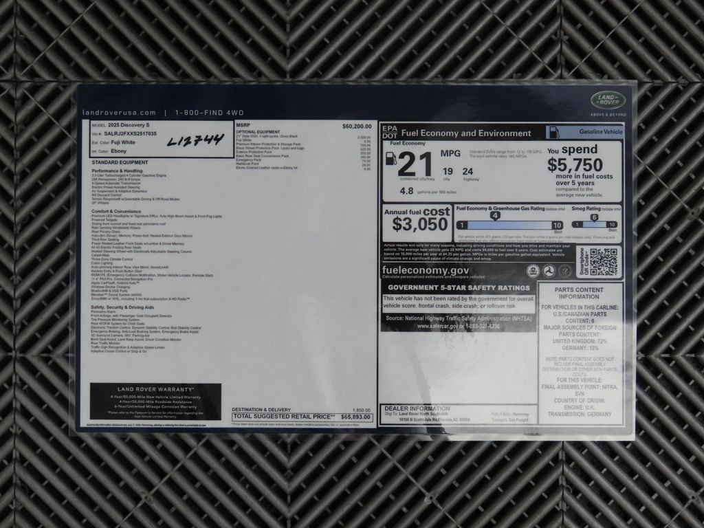 Used 2025 Fuji White Land Rover S image 9