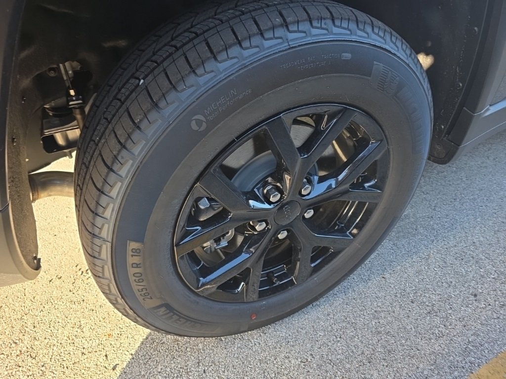 2025 Jeep Grand Cherokee Altitude photo 4