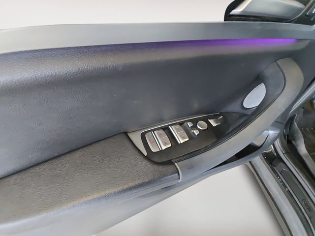 Used 2023 Black BMW xDrive30i image 10