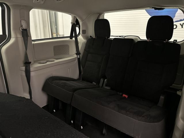 Used 2019 White Dodge SE image 25