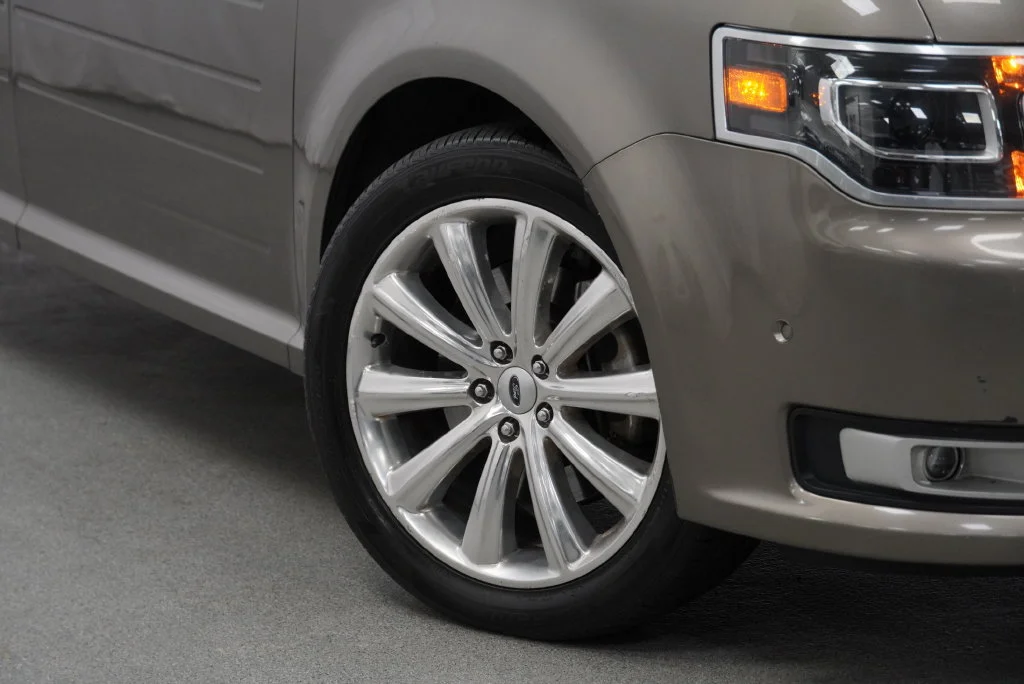 Used 2013 Gray Ford Limited image 7
