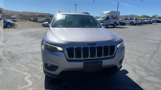 Used 2021 Silver Jeep Altitude 4x4 image 3