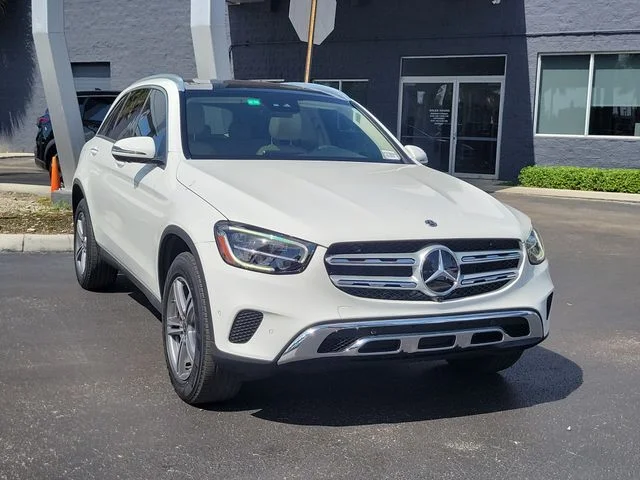 Used 2022 White Mercedes-Benz GLC 300 image 3