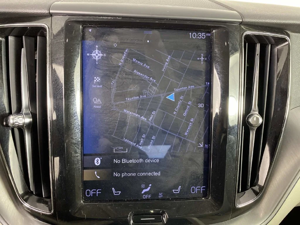 Used 2019 Bright Silver Metallic Volvo T5 Momentum image 18