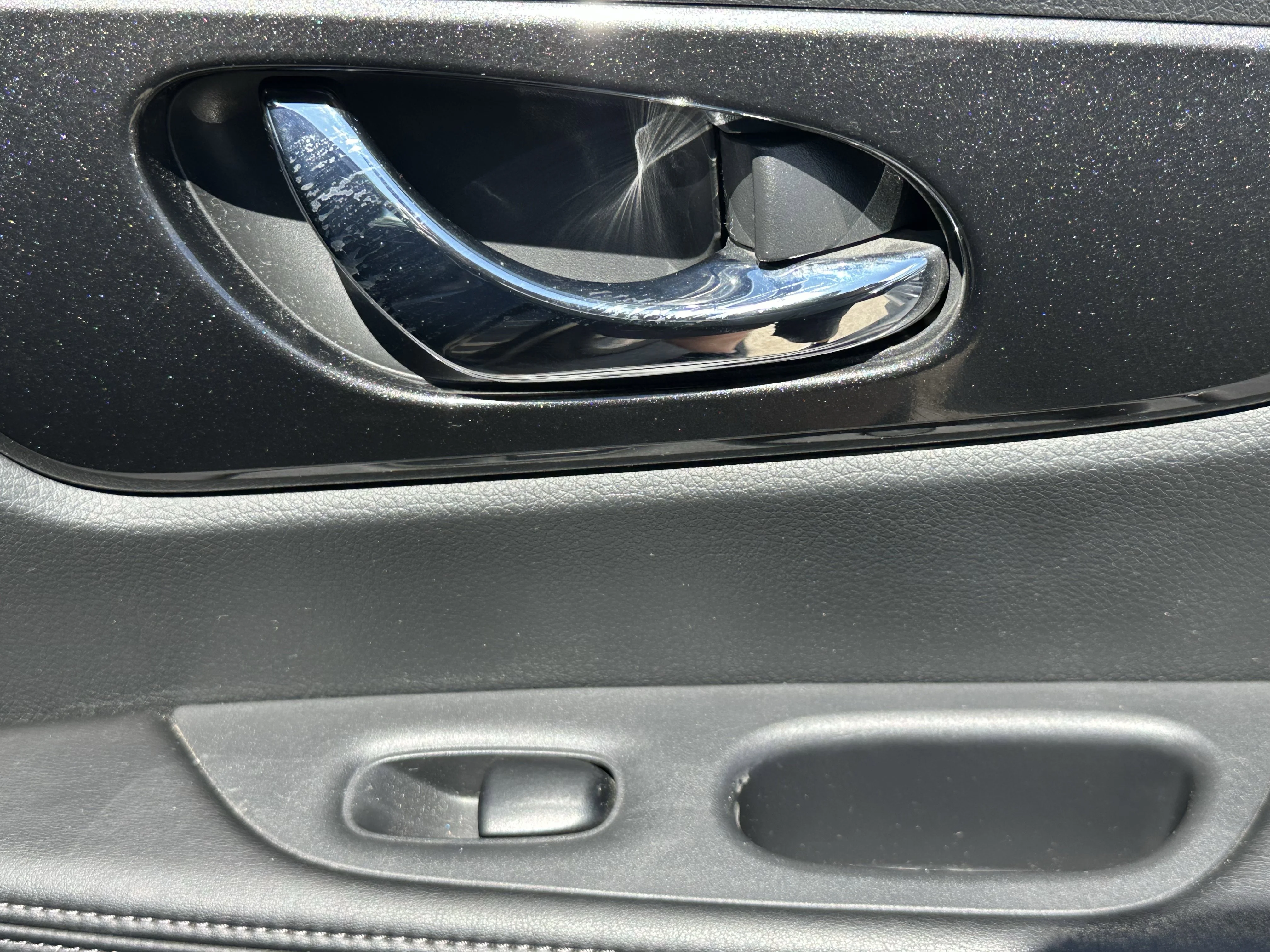 Used 2017 Gray Nissan S image 21