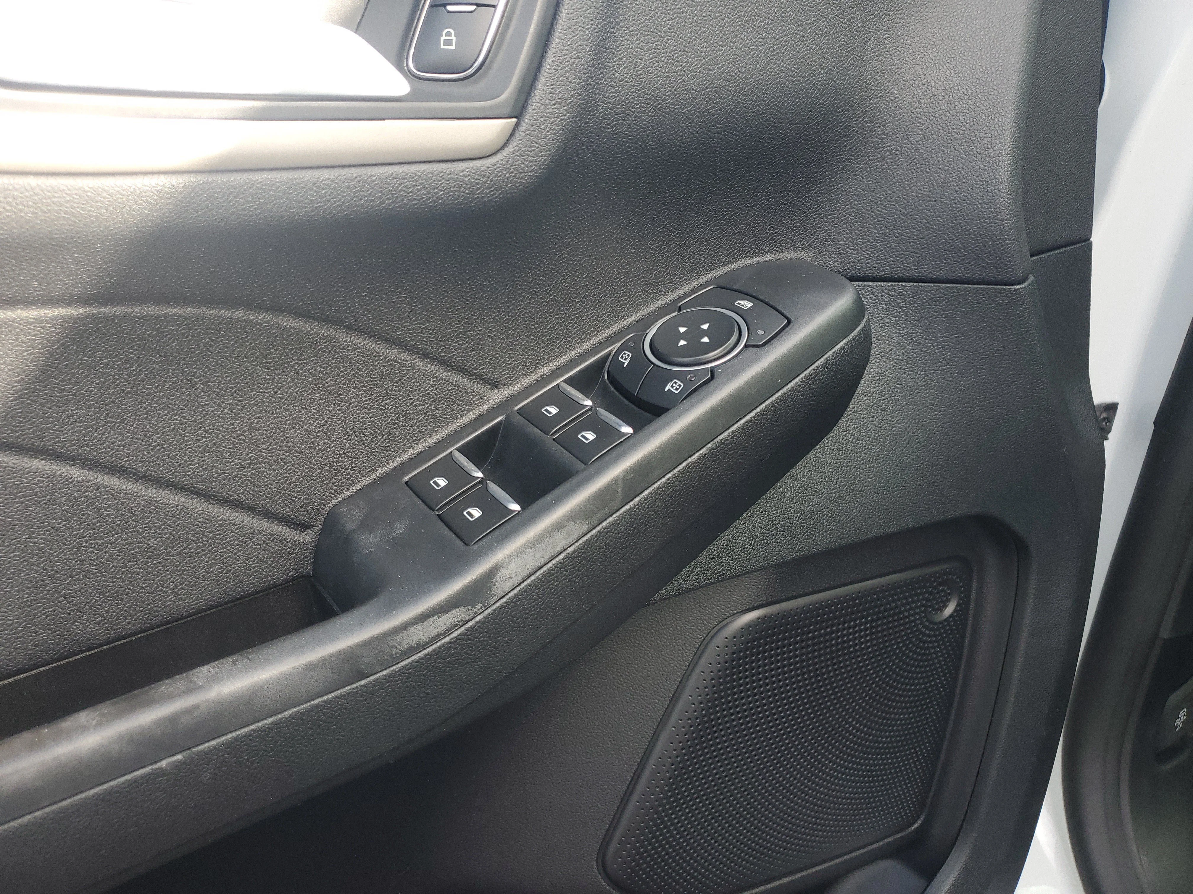 Used 2022 Oxford White Ford SEL image 22