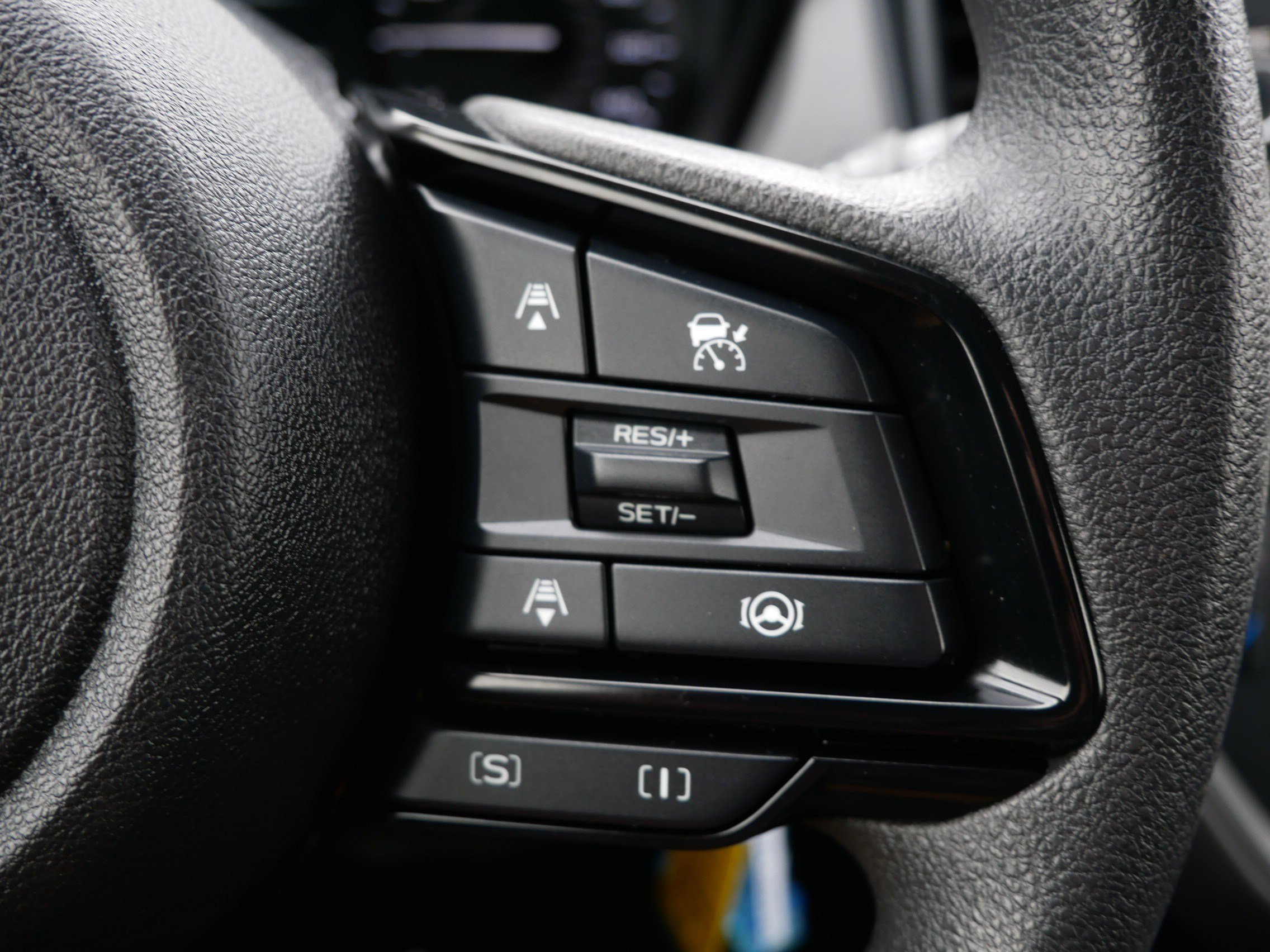 Used 2024 Ice Silver Metallic Subaru SUV CVT image 29