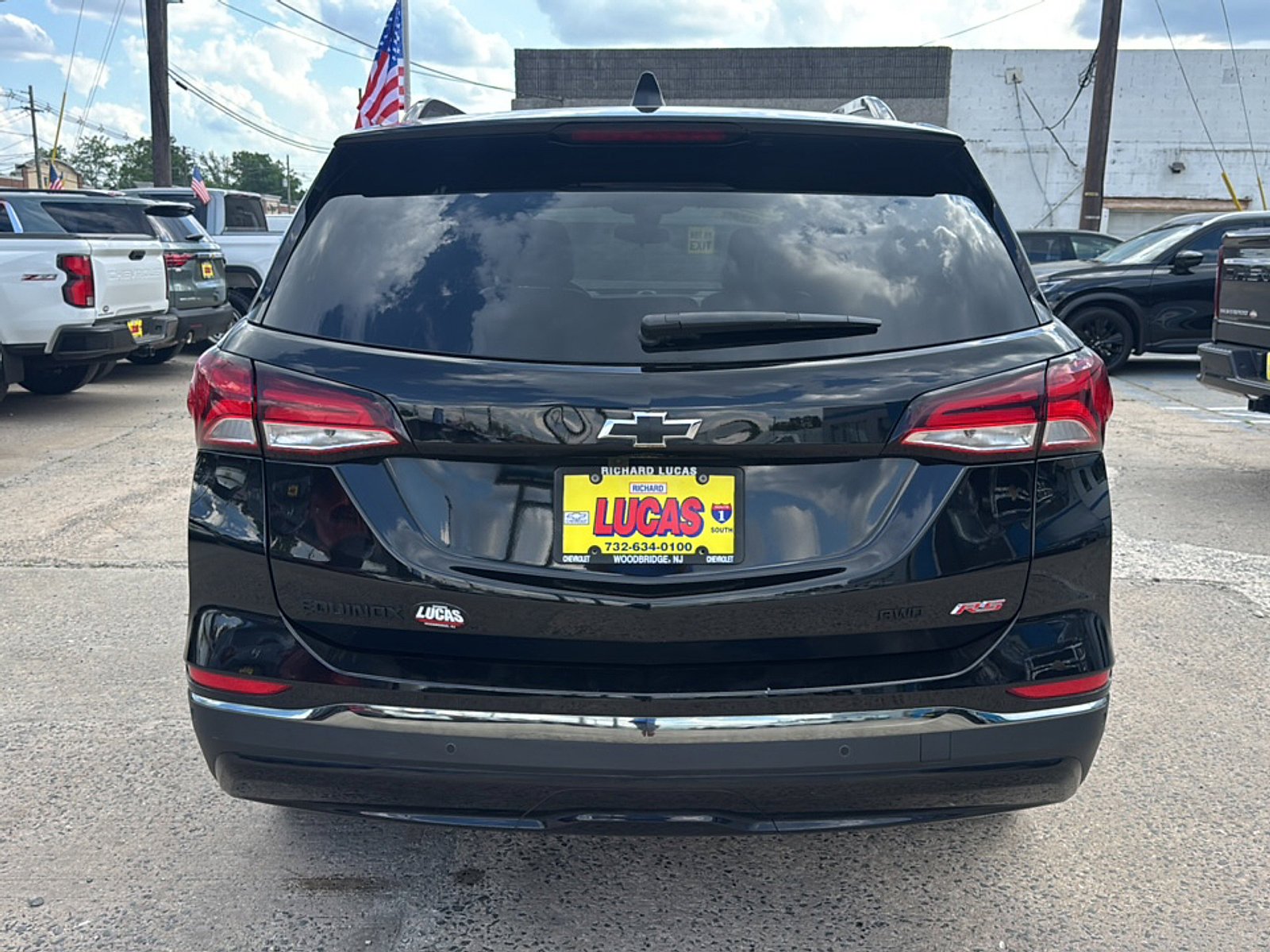 View vehicle photo 6
