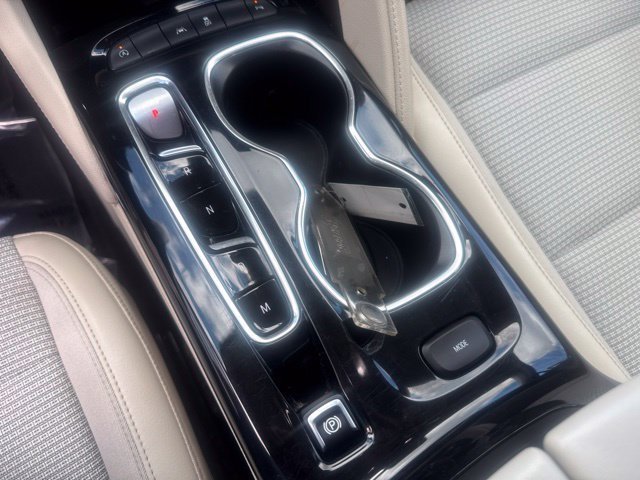 Used 2022 SUMMIT WHITE Buick Preferred image 17