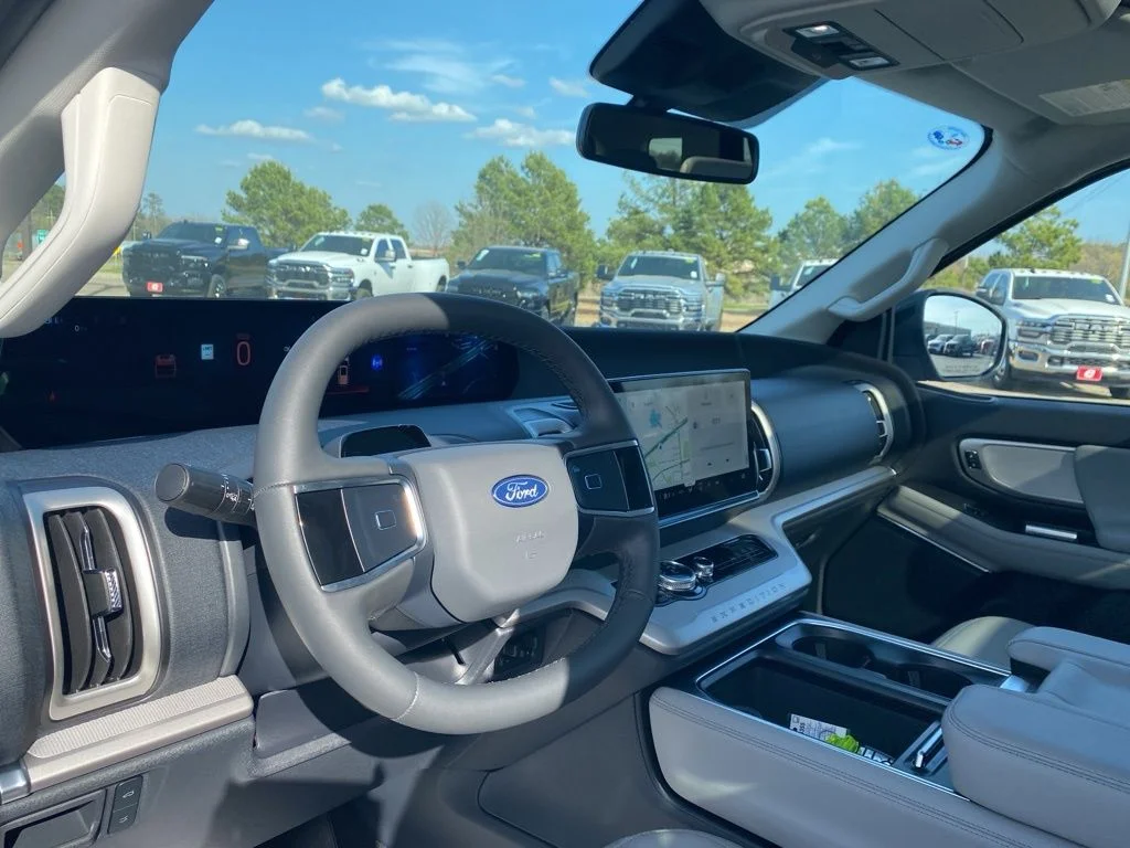 New 2026 Star White Metallic Tri-Coat Ford Active image 15