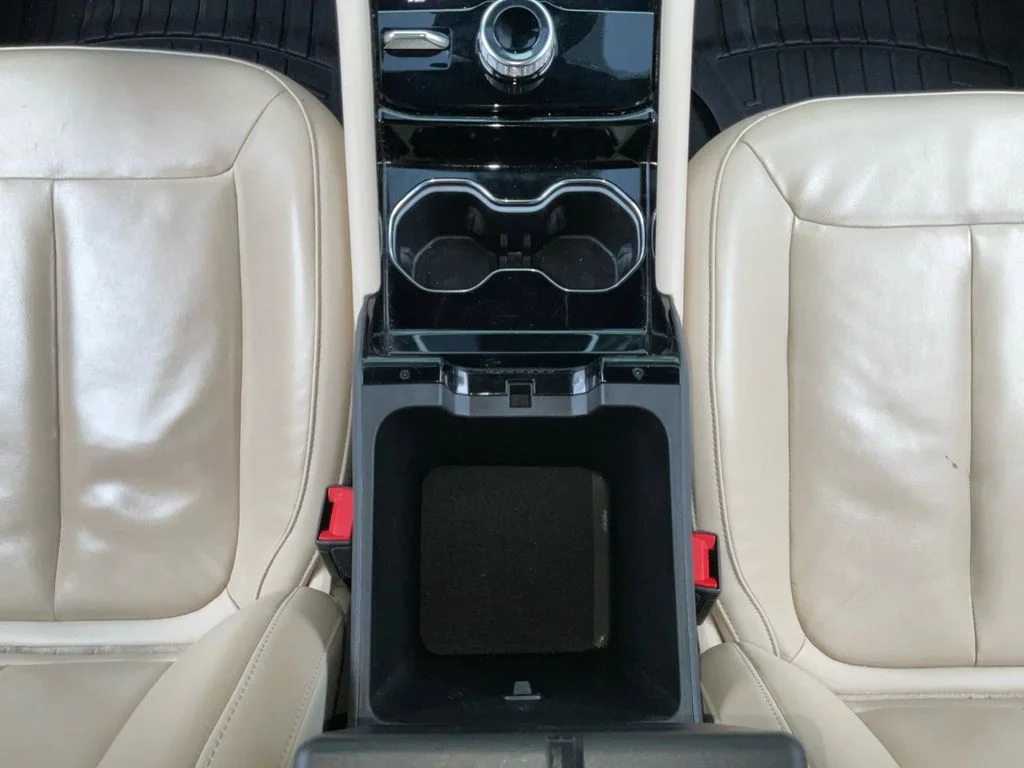 Used 2023 White Jeep Limited image 11