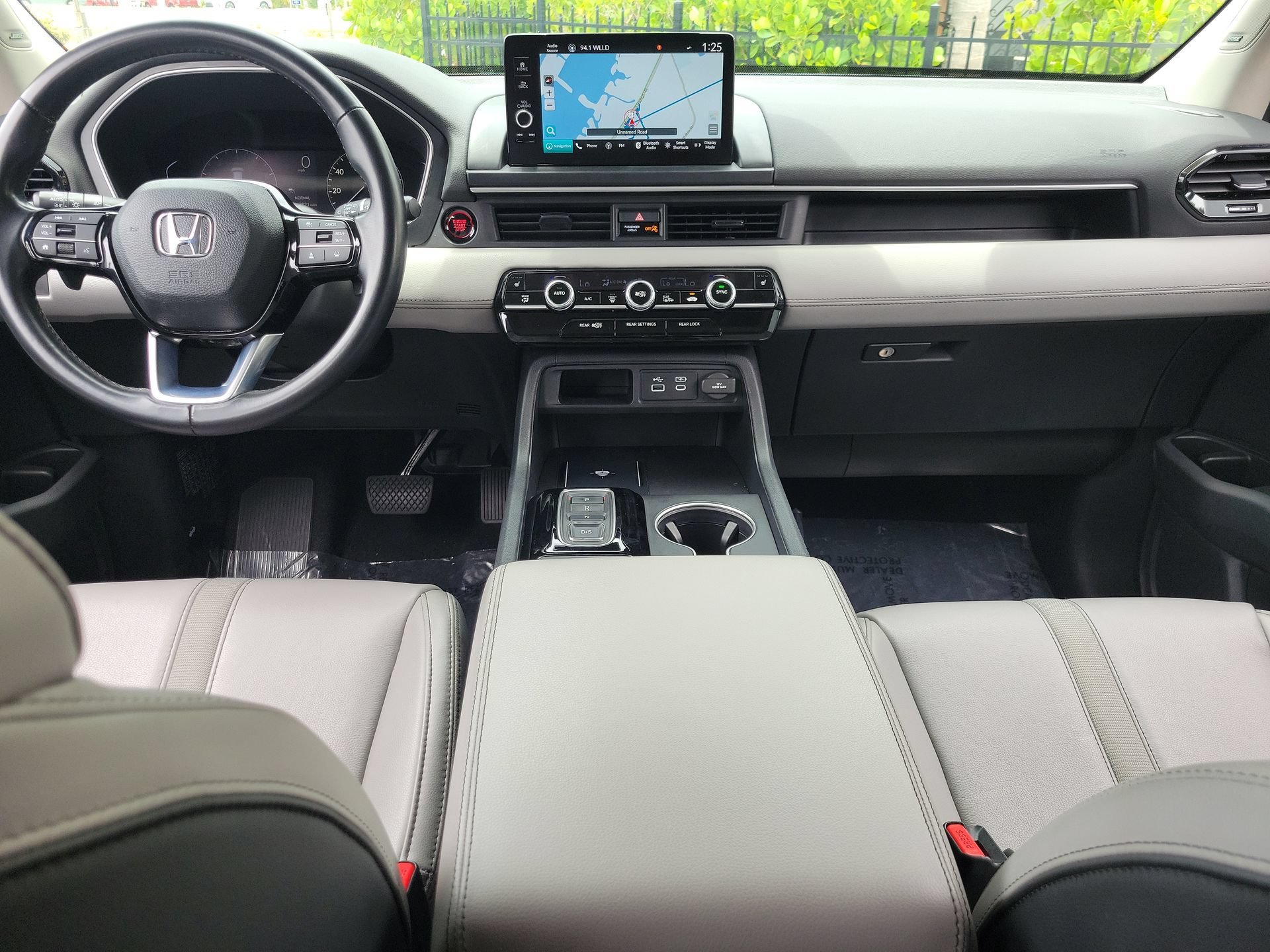 Certified Used 2025 Platinum White Pearl Honda 2WD Touring image 54