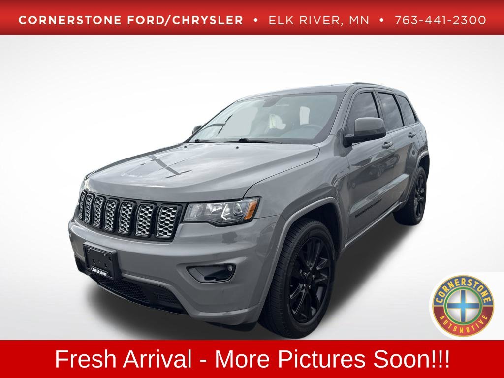 Used 2020 Gray Jeep Altitude image 1