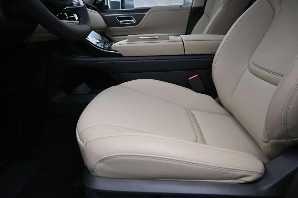 New 2026 RADIANT WHITE INFINITI Pure 2WD image 13