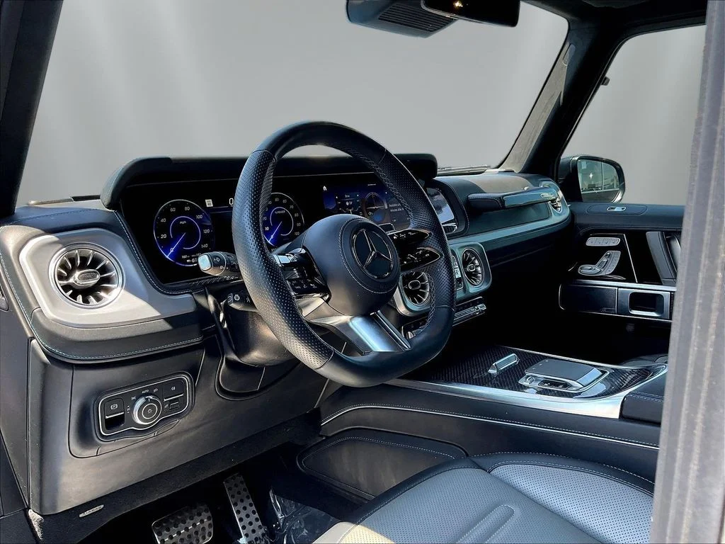 Used 2025  Mercedes-Benz G 580 image 16
