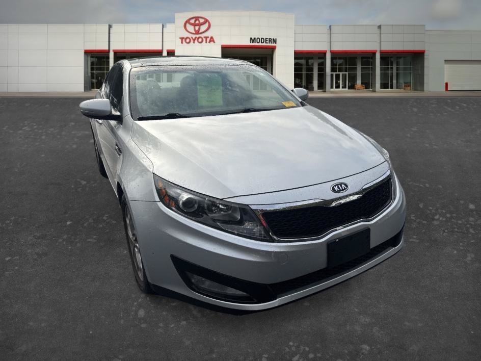Used 2011 Bright Silver Kia EX image 11