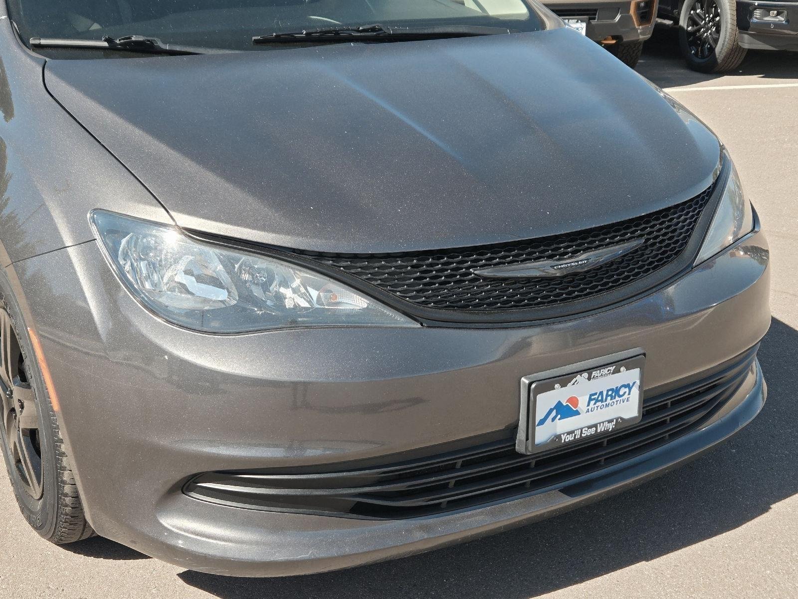 Used 2019 GRAY CHRYSLER L image 49
