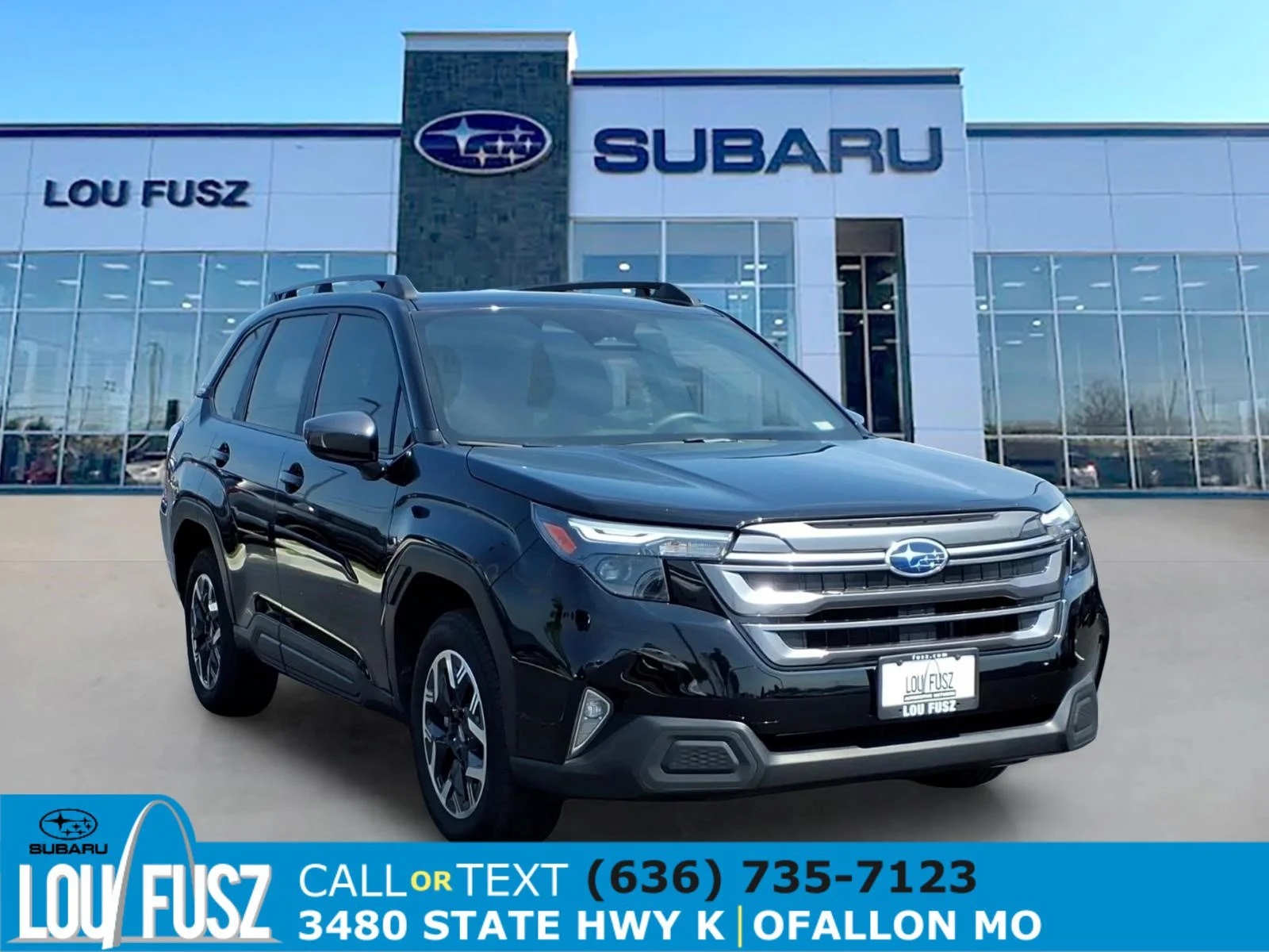 Used 2025 Crystal Black Silica Subaru Premium image 1