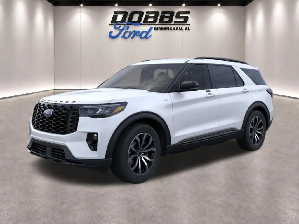 New 2026 Star White Metallic Tri-Coat Ford ST-Line image 3