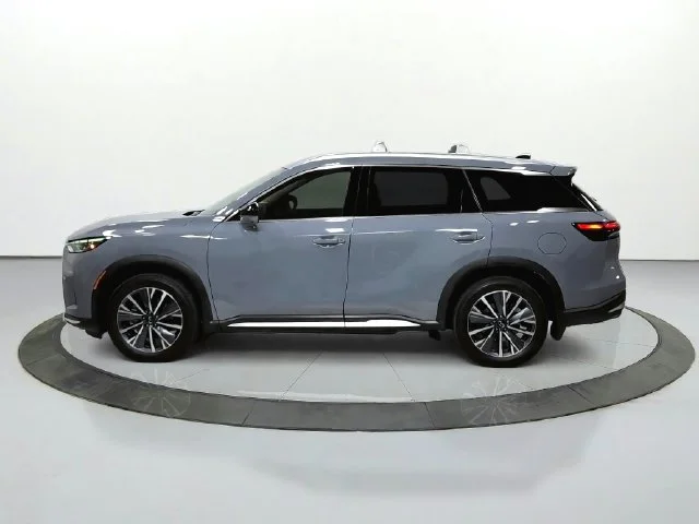 Used 2026 Gray INFINITI LUXE image 4