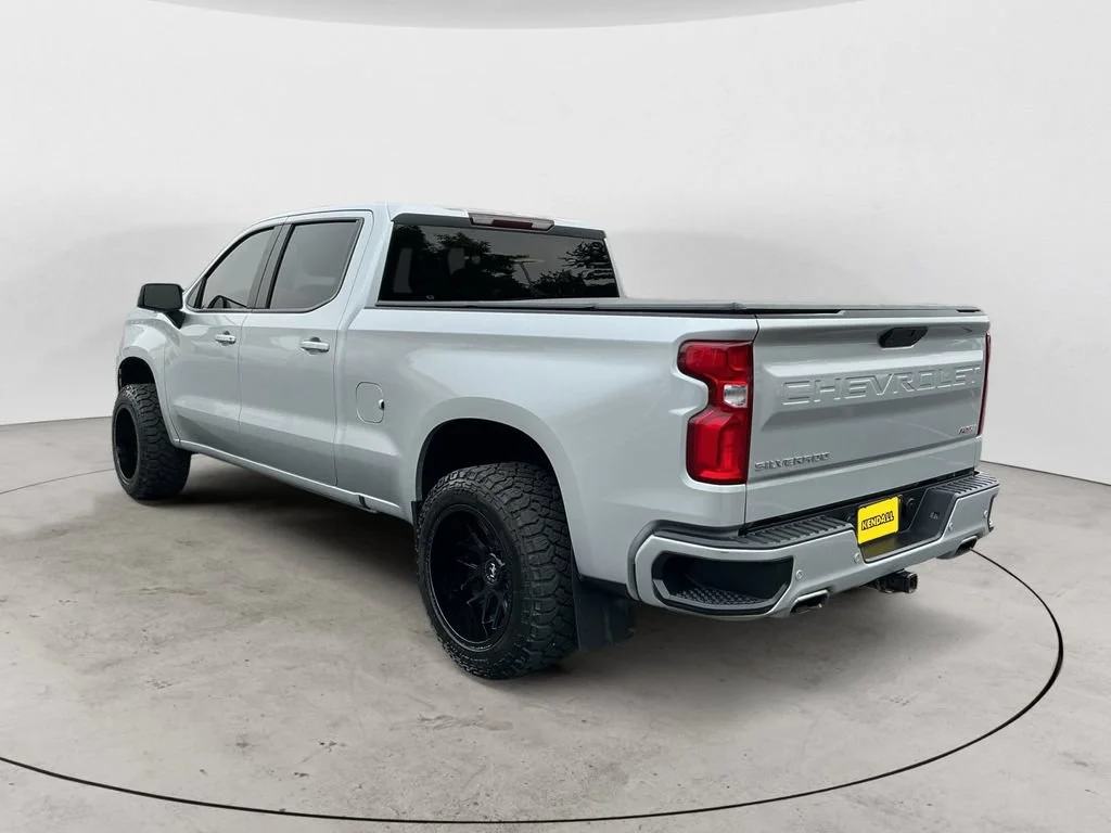 Used 2021 SILVER ICE METALLIC Chevrolet RST image 7
