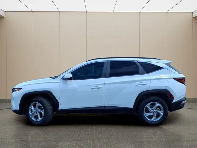Used 2024 White Hyundai SEL image 11