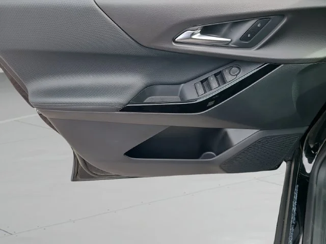 New 2027 Mosaic Black Metallic Chevrolet LT image 18