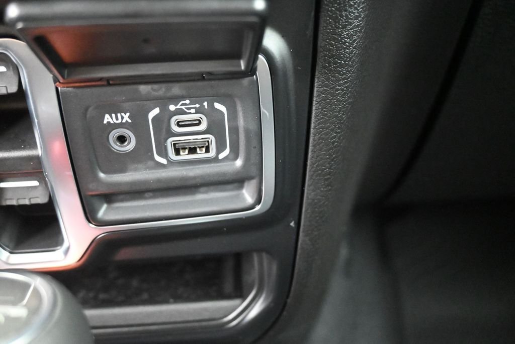 New 2026 Bright White Clearcoat Jeep Texas Trail image 3