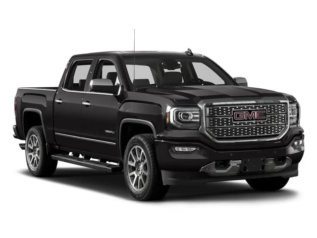 Used 2018 White Frost Tricoat GMC Denali image 9