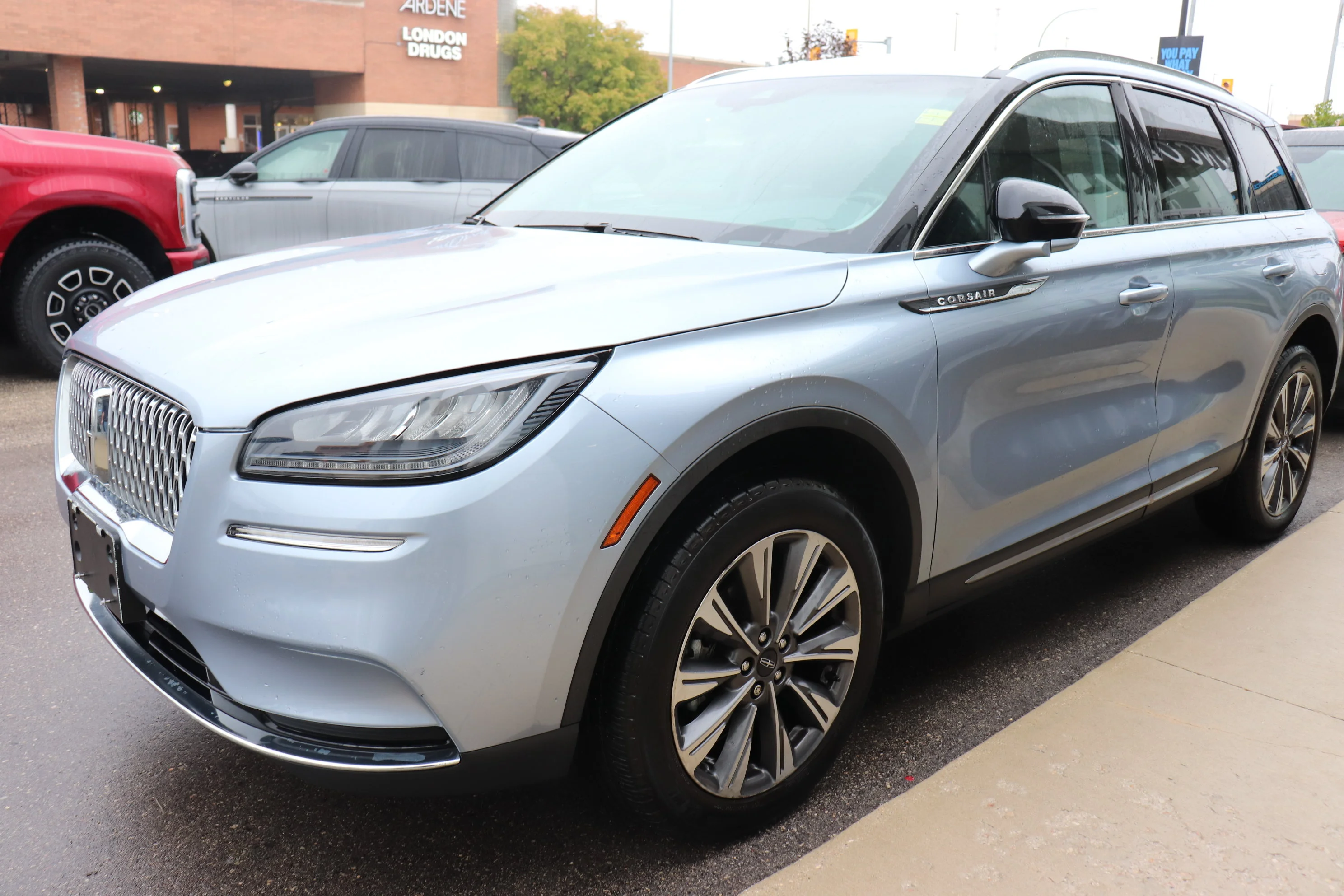 Used 2022 Blue Lincoln Reserve image 4