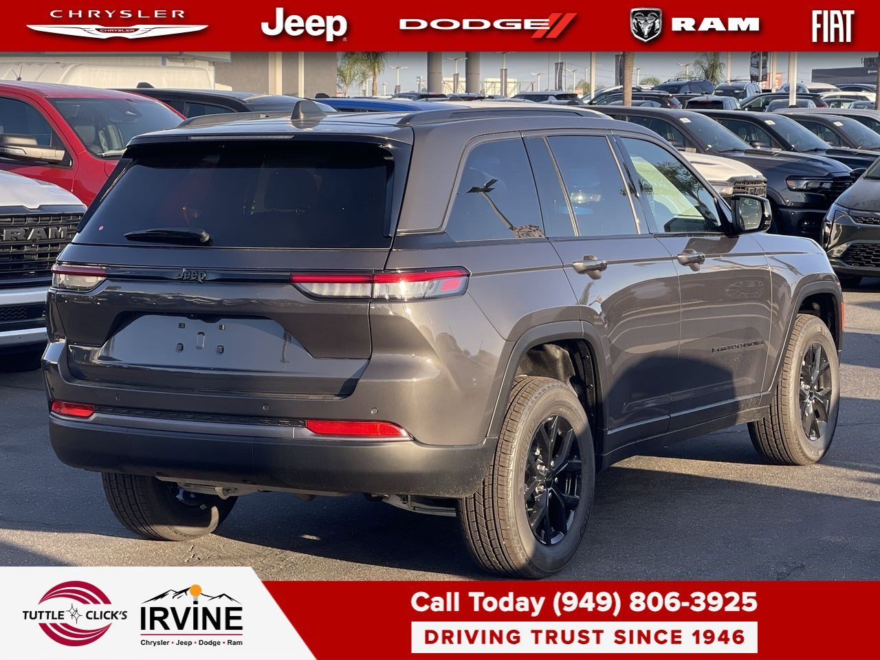New 2026 Baltic Gray Metallic Clear-Coat Exterior Paint Jeep Laredo Altitude image 6