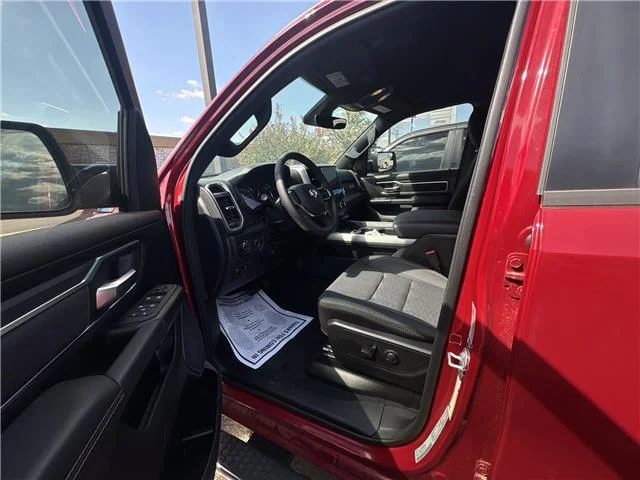 New 2026 Molten Red Pearl-Coat  Paint Ram BIGHORN/LONESTAR CREW 4X4 image 11