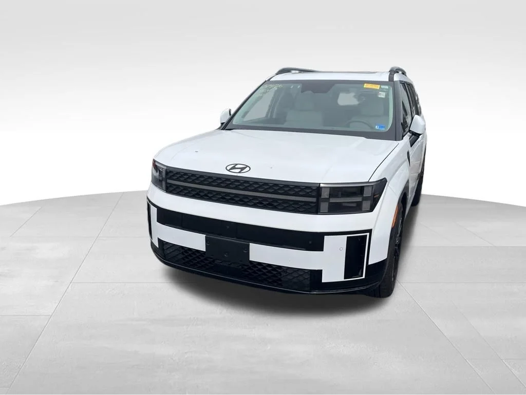 Used 2025 White Hyundai Calligraphy image 3
