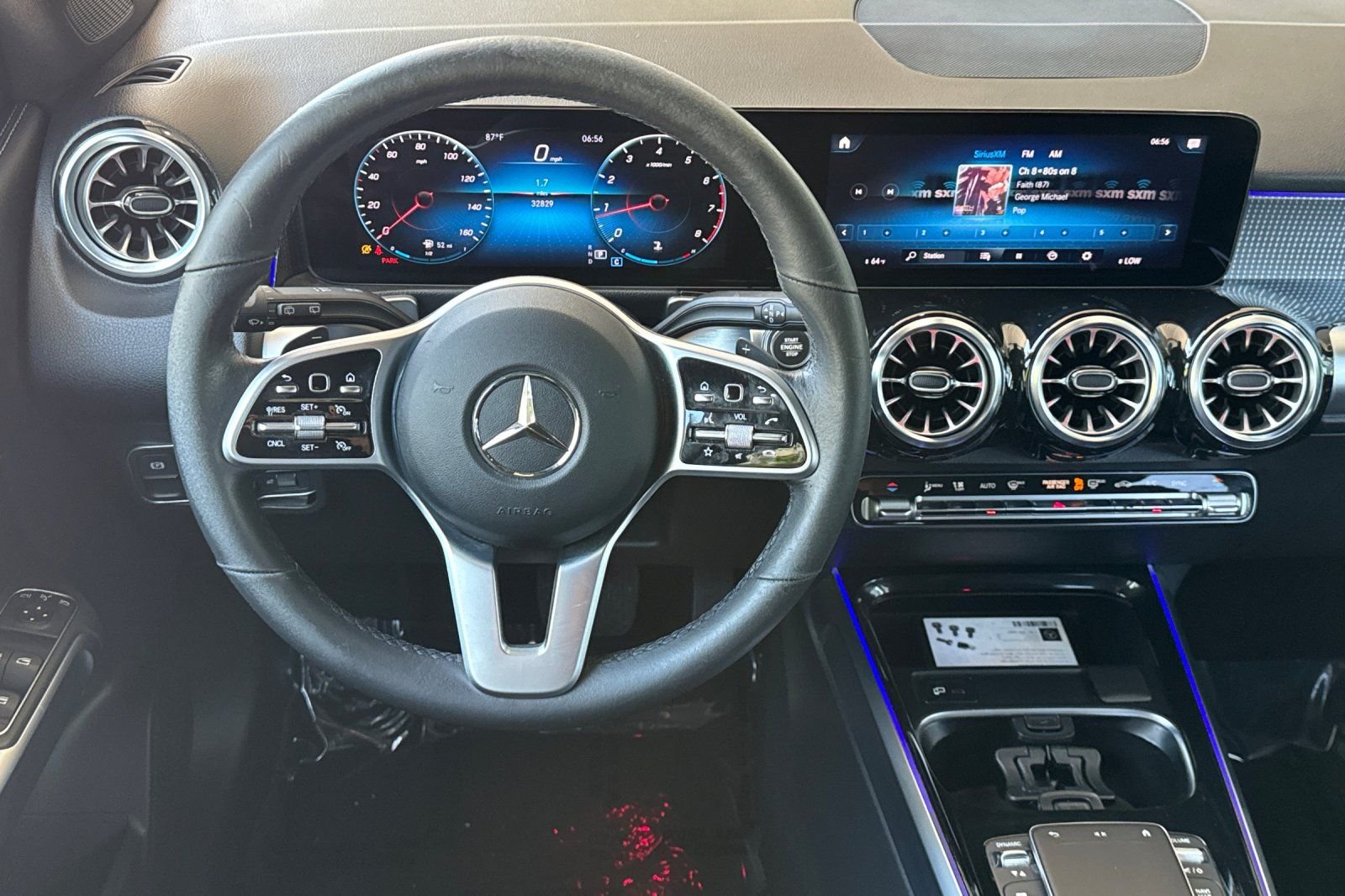 Used 2022 White Mercedes-Benz GLB 250 image 27