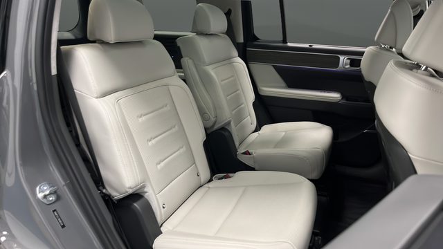 Used 2024 Hampton Gray Hyundai Calligraphy image 23