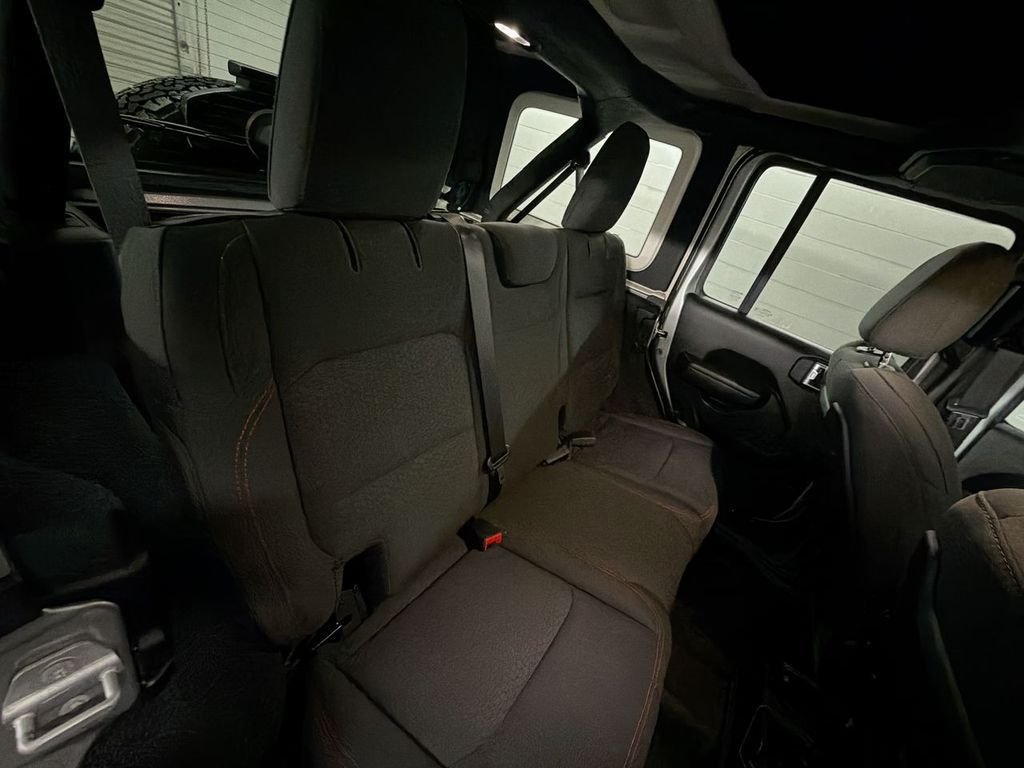 Used 2020 Silver Jeep Rubicon 4x4 image 24