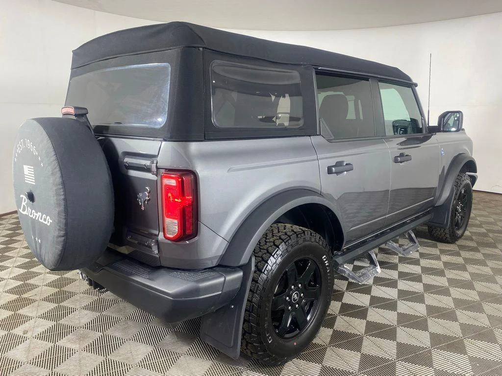 Used 2024 Gray Metallic Ford Black Diamond image 4