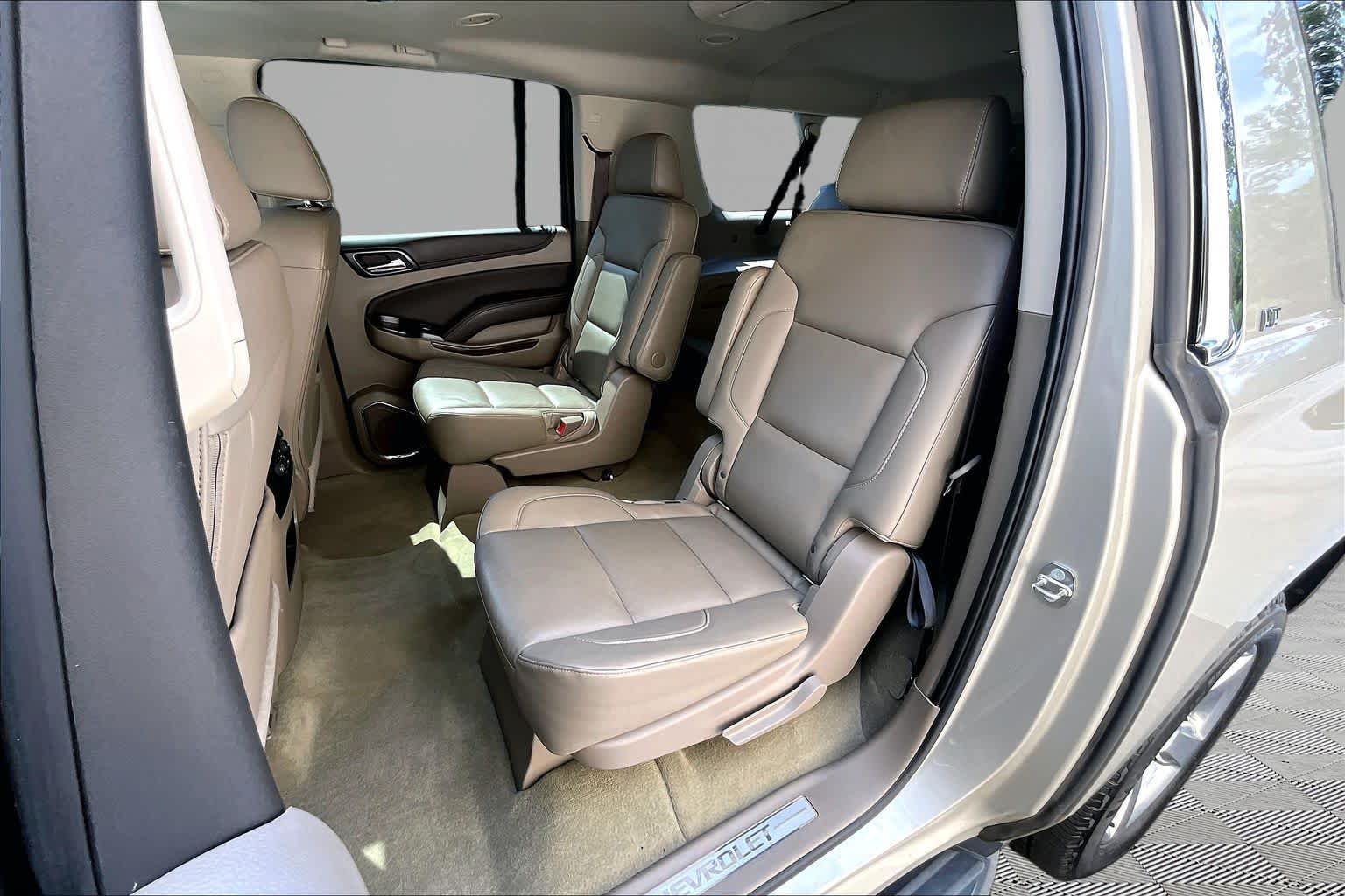 Used 2017 Champagne Silver Metallic Chevrolet LT image 21