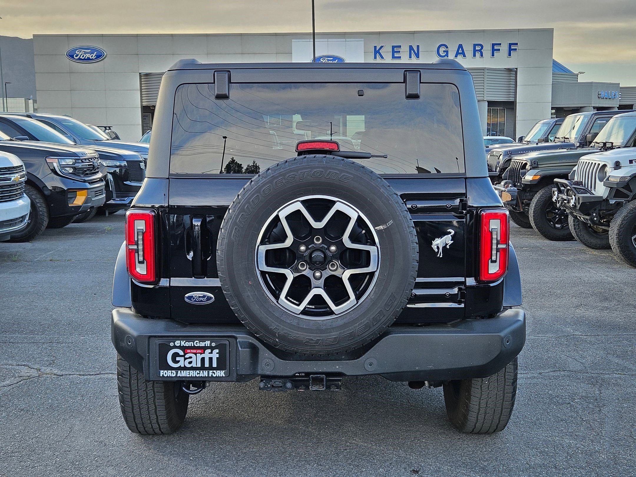 Used 2022 Shadow Black Ford Outer Banks image 4