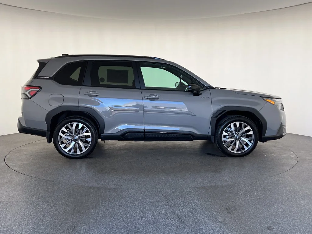 New 2026 RIVER ROCK PEARL Subaru Touring Hybrid image 2