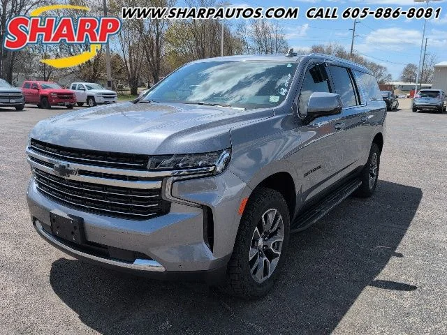 2022 Chevrolet Suburban 4WD 1500 LT's photo