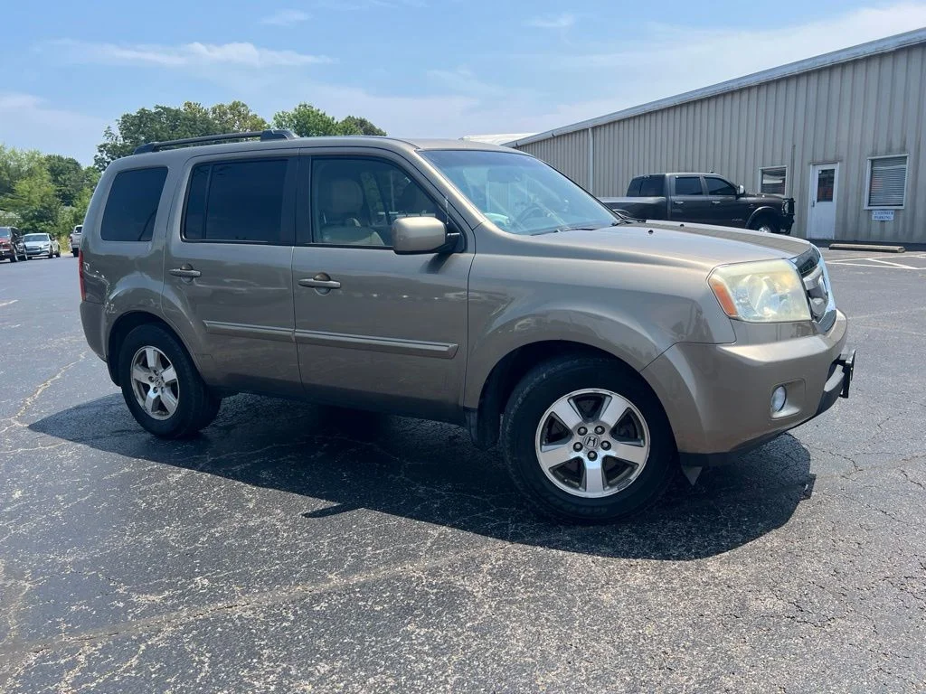 Used 2011 Honda Pilot EX-L with VIN 5FNYF4H54BB053345 for sale in Mayfield, KY