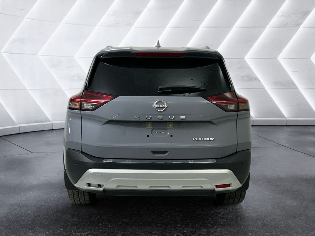 Used 2022 Gray Nissan Platinum image 5