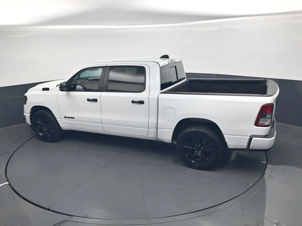 Used 2024 White Ram Big Horn/Lone Star image 30