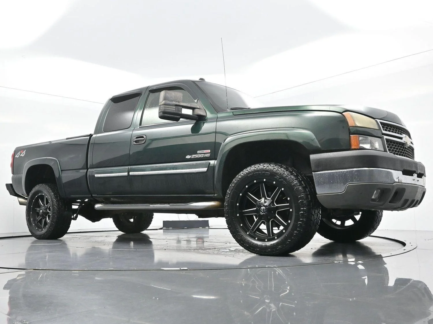 Used 2005 Dark Green Metallic Chevrolet LS image 34