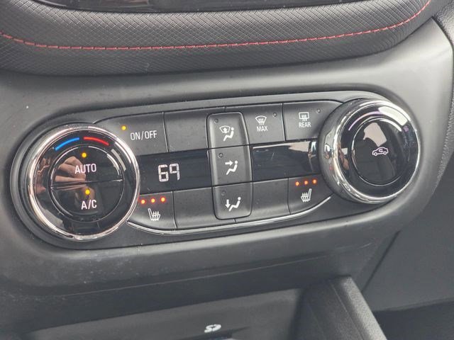 Used 2022 Summit White Chevrolet RS image 31