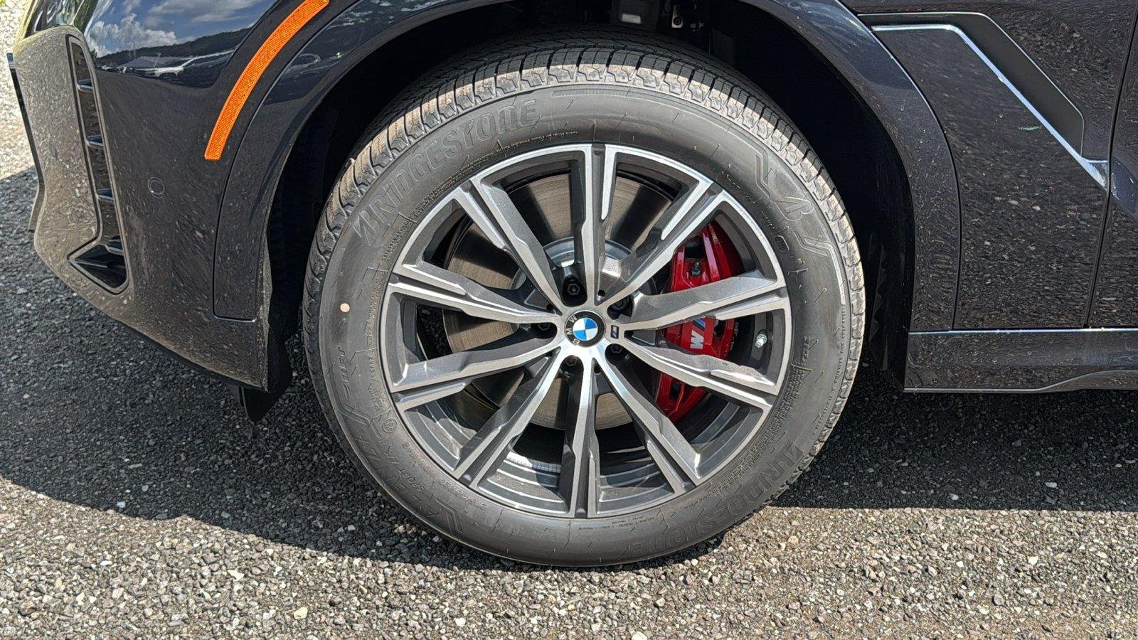 New 2027 Carbon Black Metallic BMW M60i image 8