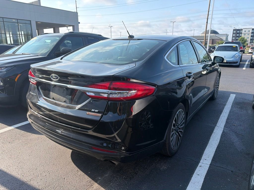 Used 2017 Shadow Black Ford SE image 3