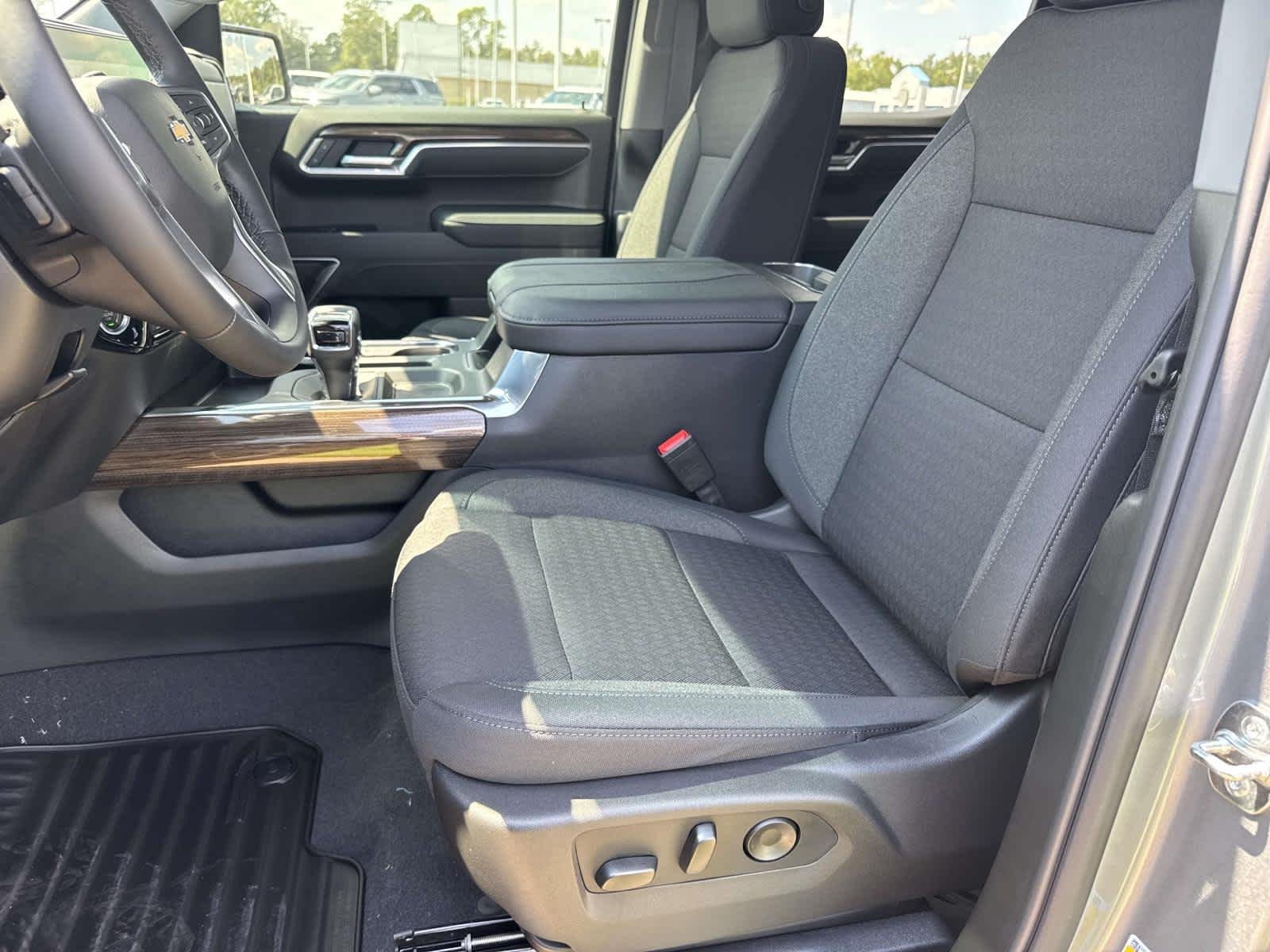 2026 Chevrolet Silverado 1500 LT - Photo 11