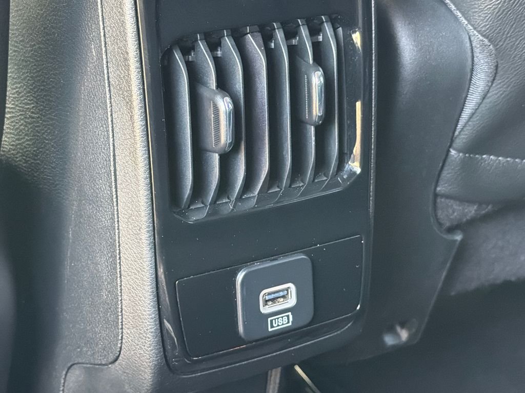 Used 2025 Silver Jeep Limited image 19